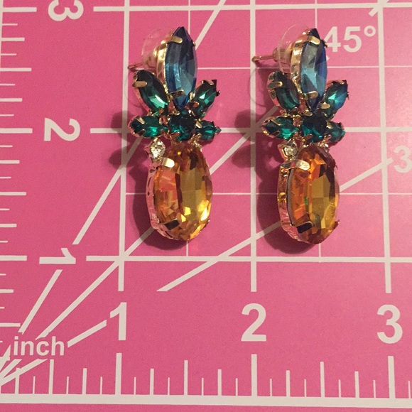 30% OFF NWT New pineapple earrings stud crystal - Picture 7 of 8